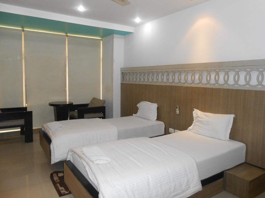 Hiland Inn Kolkata Exterior photo